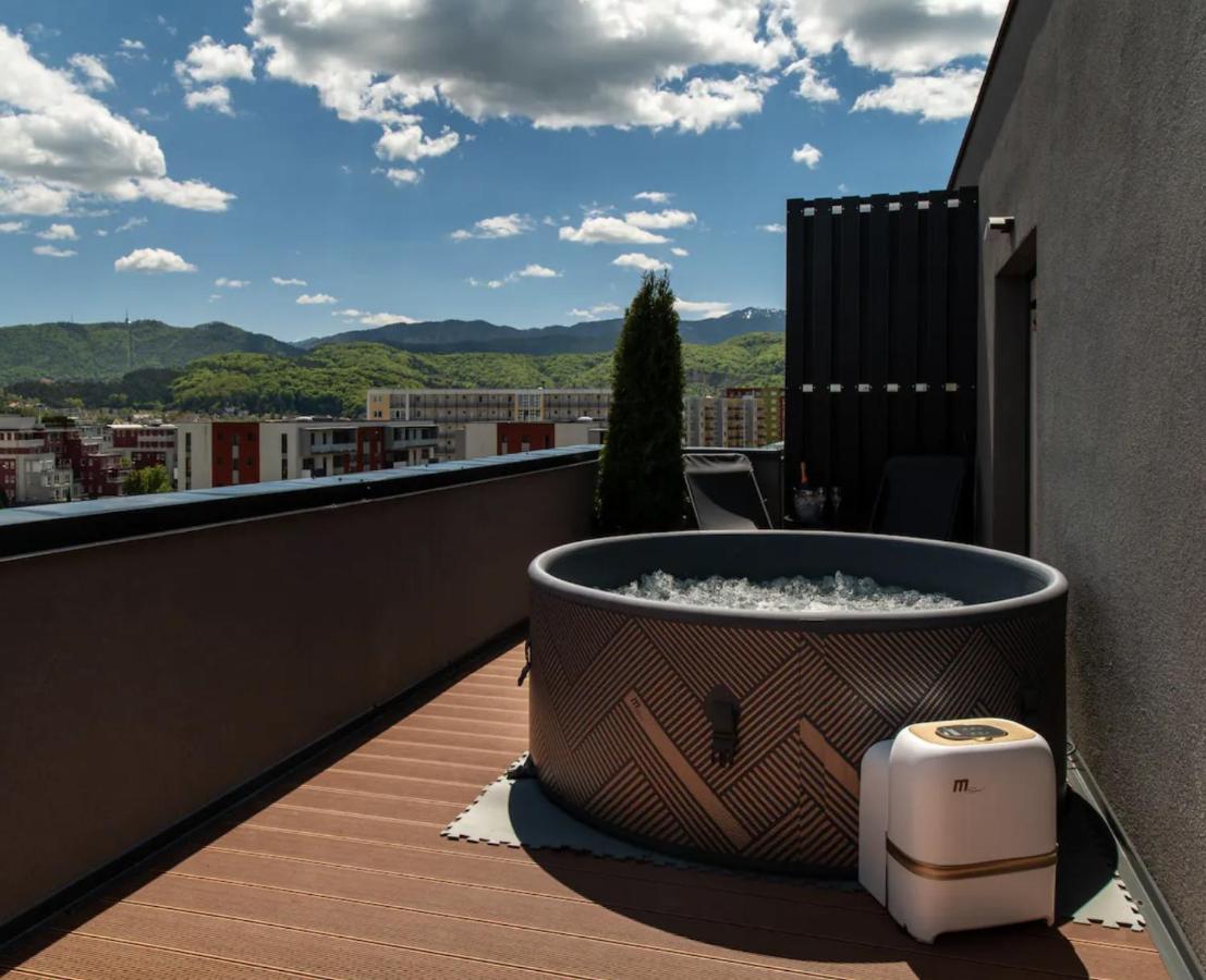 Apartment Skylark - Singapore Penthouse With Jacuzzi & Panoramic View Brașov