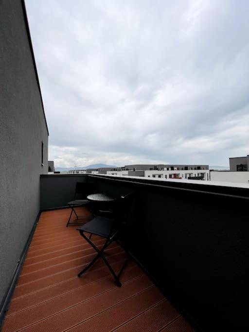Skylark - Singapore Penthouse With Jacuzzi & Panoramic View Brașov